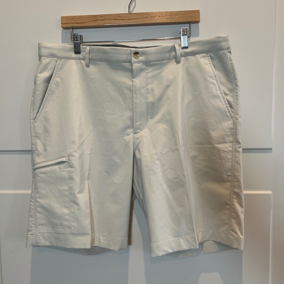 Greg Norman Golf Shorts Mens 38 Beige Flat Front Cargo Pocket Performance - Picture 1 of 5